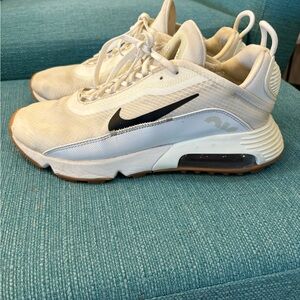 Women’s Nike Tennis Shoes